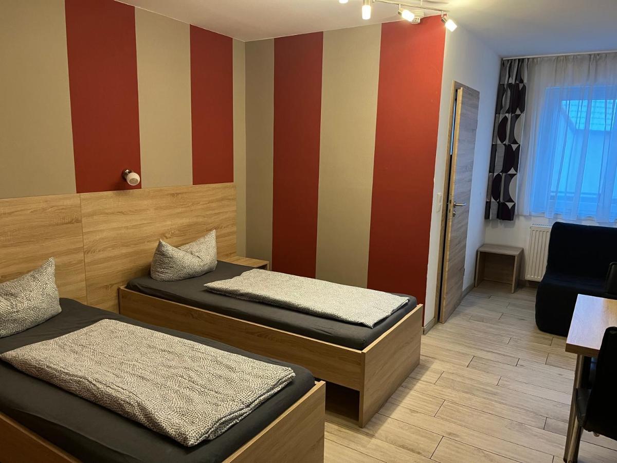 Haus Roseneck-Pension Am Stadtrand Borchen Kültér fotó